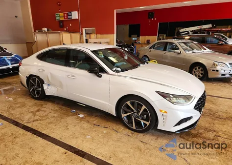 2021 Hyundai Sonata Sel Plus z USA, uszkodzony, nr VIN 5NPEJ4J26MH122736